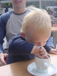 het lekkerste van pappa's capuccino zit onderin