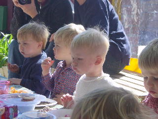 samen met Peter en Benjamin allemaal lekker dingen eten