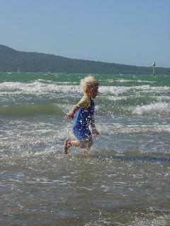 lekker rennen op het strand in St Heliers